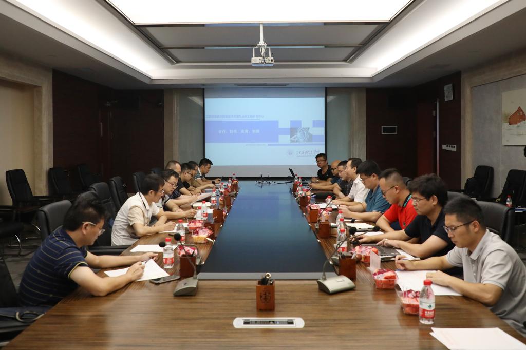 江西省鐵路大數(shù)據(jù)技術(shù)開發(fā)與應(yīng)用工程研究中心舉行技術(shù)交流會(huì) 聚焦創(chuàng)新技術(shù)服務(wù)，賦能智慧鐵路建設(shè)